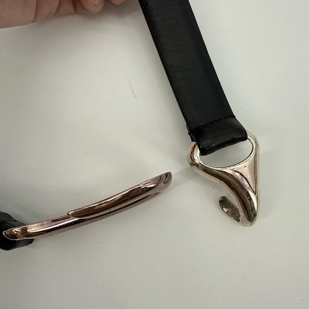 Chicos Black Leather Belt Two Tone Hook Closure Size S/M Classic India